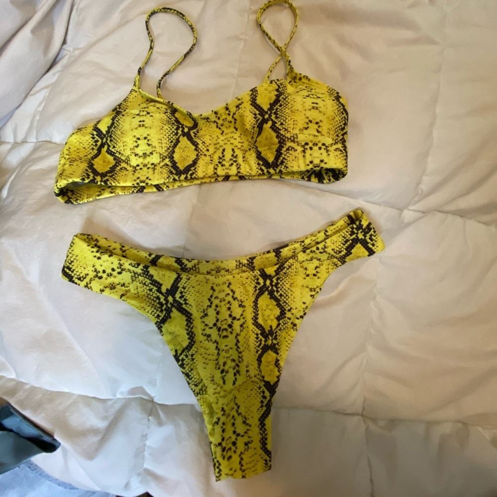 Black and Yellow snake print zaful swimsuit